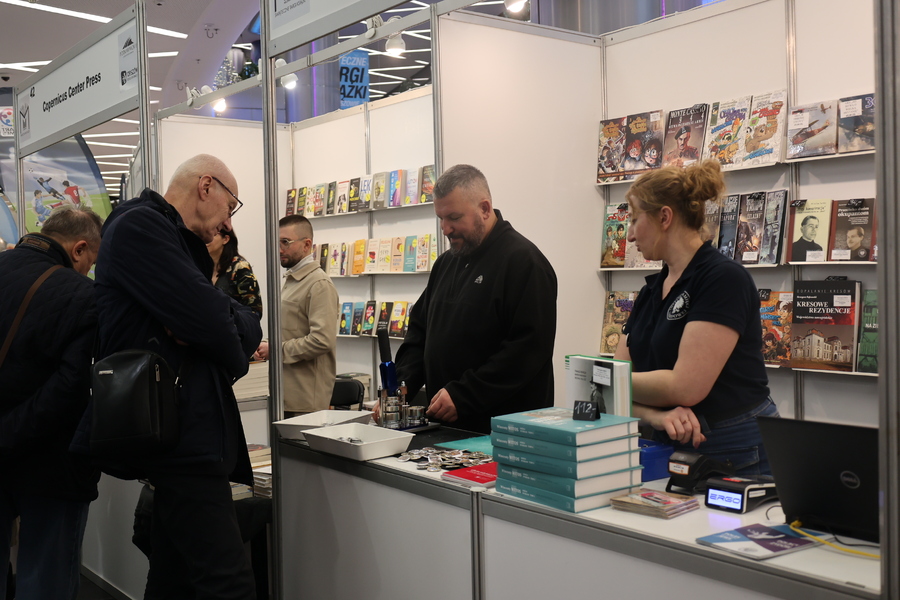 Stoisko IPN na Świątecznych Targach Książki – Rzeszów, 22 listopada 2024. Fot. Katarzyna Gajda-Bator (IPN)