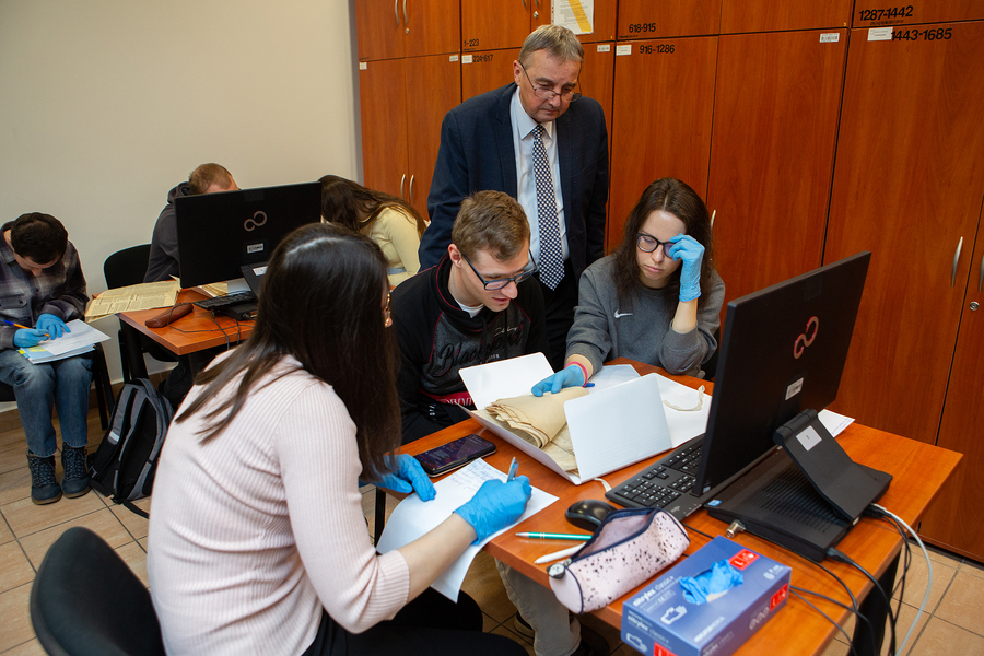 Lekcja archiwalna w Oddziałowym Archiwum IPN, Rzeszów – 28 listopada 2024. Fot. Igor Witowicz (IPN)