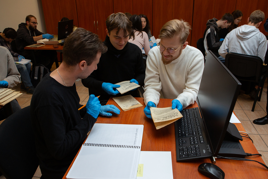 Lekcja archiwalna w Oddziałowym Archiwum IPN, Rzeszów – 28 listopada 2024. Fot. Igor Witowicz (IPN)