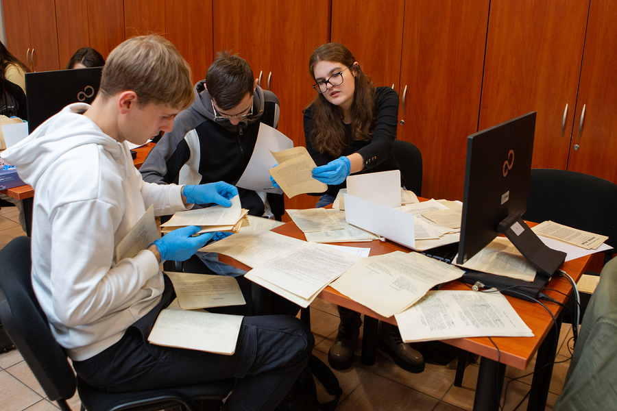 Lekcja archiwalna w Oddziałowym Archiwum IPN, Rzeszów – 28 listopada 2024. Fot. Igor Witowicz (IPN)