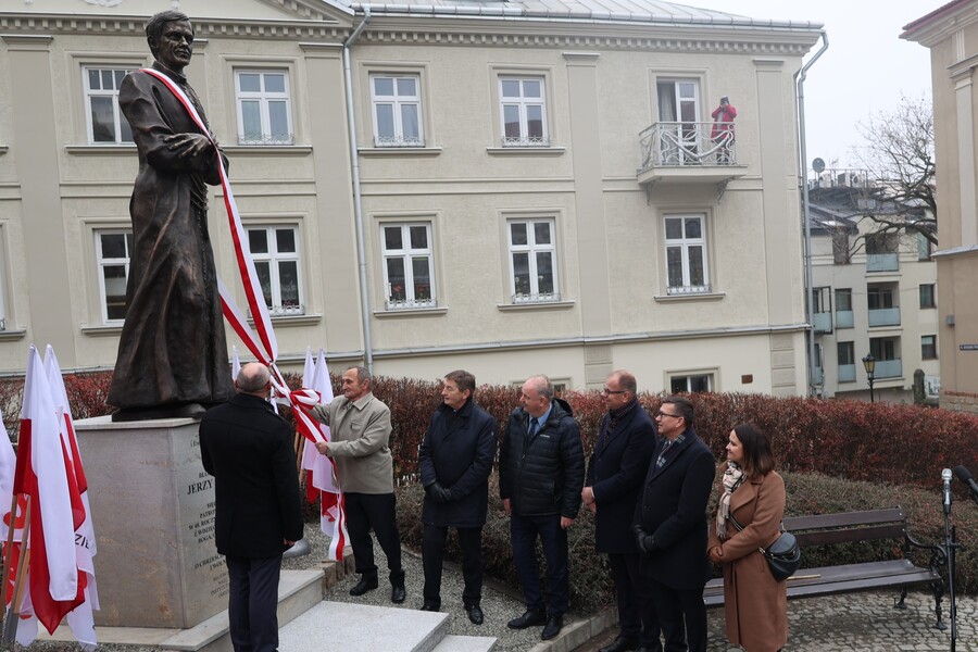 Uroczystość odsłonięcia i poświęcenia pomnika bł. ks. Jerzego Popiełuszki – Przemyśl, 1 grudnia 2024. Fot. Katarzyna Gajda-Bator (IPN)