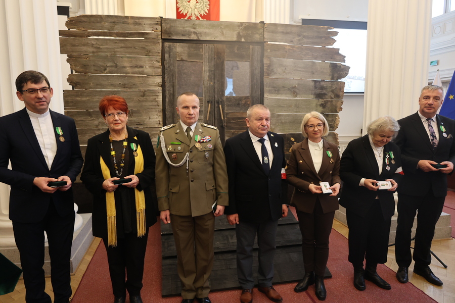 Odznaczenia podczas III Wojewódzkiego Międzypokoleniowego Spotkania upamiętniającego losy zesłańców Sybiru – Rzeszów, 5 grudnia 2024. Fot. Marcin Bukała (IPN)