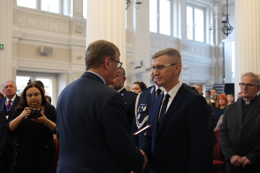 Odznaczenia podczas III Wojewódzkiego Międzypokoleniowego Spotkania upamiętniającego losy zesłańców Sybiru – Rzeszów, 5 grudnia 2024. Fot. Katarzyna Gajda-Bator (IPN)