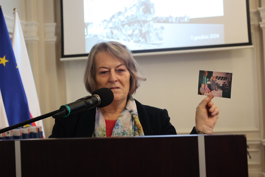 Irena Markowicz, podczas III Wojewódzkiego Międzypokoleniowego Spotkania upamiętniającego losy zesłańców Sybiru – Rzeszów, 5 grudnia 2024. Fot. Katarzyna Gajda-Bator (IPN)