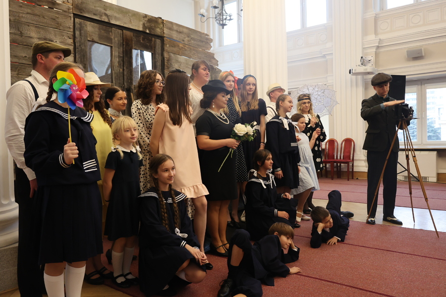 Przedstawienie „Gdzie jesteś tamta dziewczynko” podczas III Wojewódzkiego Międzypokoleniowego Spotkania upamiętniającego losy zesłańców Sybiru – Rzeszów, 5 grudnia 2024. Fot. Katarzyna Gajda-Bator (IPN)