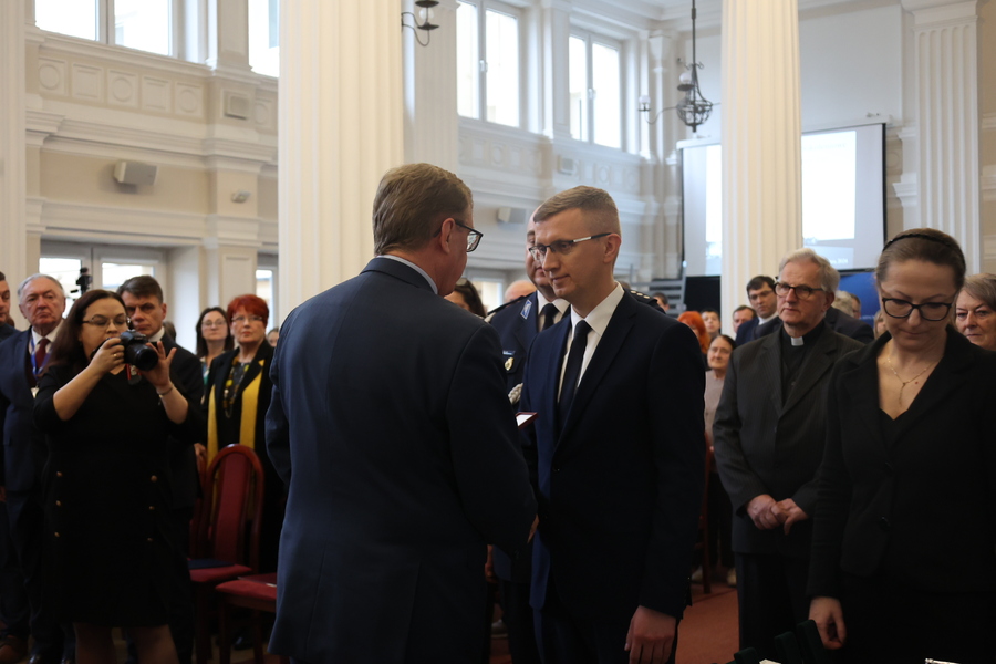 Odznaczenia podczas III Wojewódzkiego Międzypokoleniowego Spotkania upamiętniającego losy zesłańców Sybiru – Rzeszów, 5 grudnia 2024. Fot. Katarzyna Gajda-Bator (IPN)