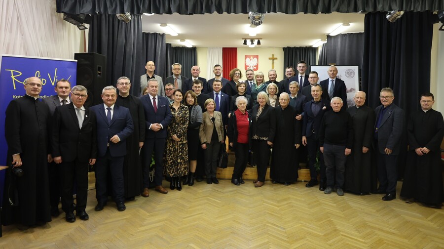 Uczestnicy konferencji podczas obchodów 80. rocznicy śmierci ks. Michała Pilipca – Błażowa, 7 grudnia 2024. Fot. Marcin Bukała (IPN)
