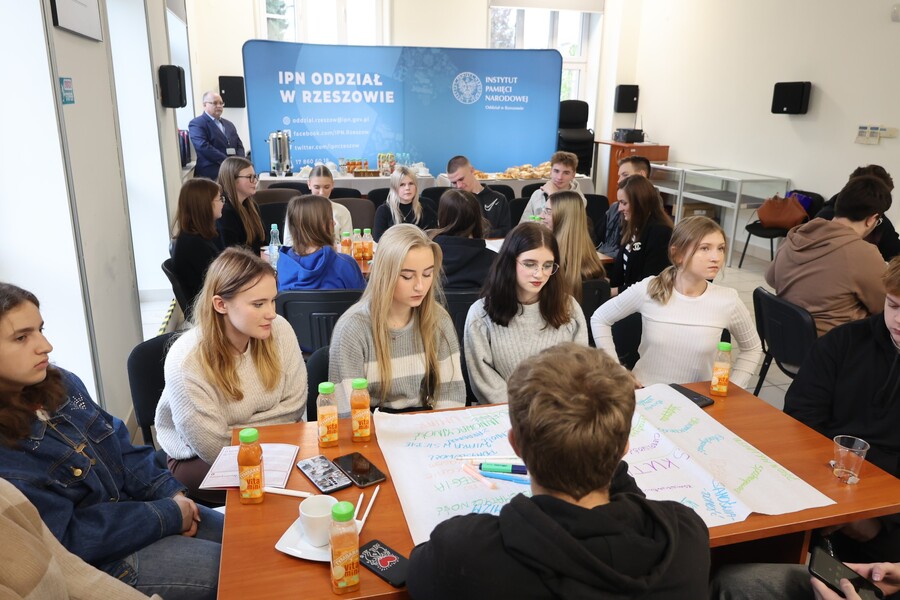 „Silni Polską!” – warsztaty z ekspertami z IPN – Rzeszów, 10 grudnia 2024. Fot. Katarzyna Gajda-Bator (IPN)