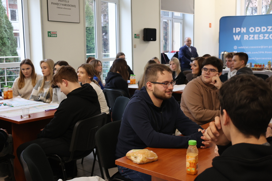 „Silni Polską!” – warsztaty z ekspertami z IPN – Rzeszów, 10 grudnia 2024. Fot. Katarzyna Gajda-Bator (IPN)