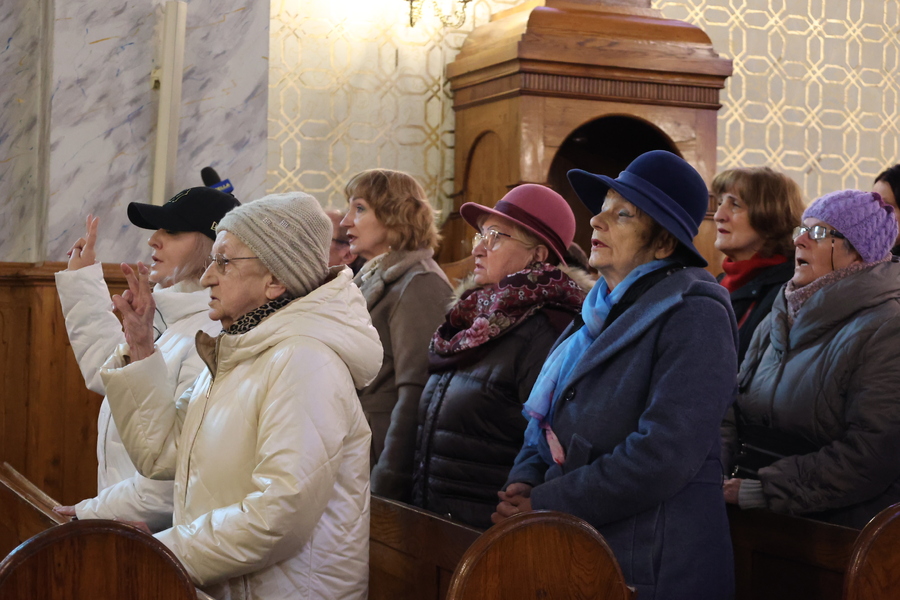 Msza św. przed odsłonięciem tablicy poświęconej działaczkom Solidarności internowanym w Areszcie Śledczym w Nisku – 13 grudnia 2024. Fot. Katarzyna Gajda-Bator (IPN)