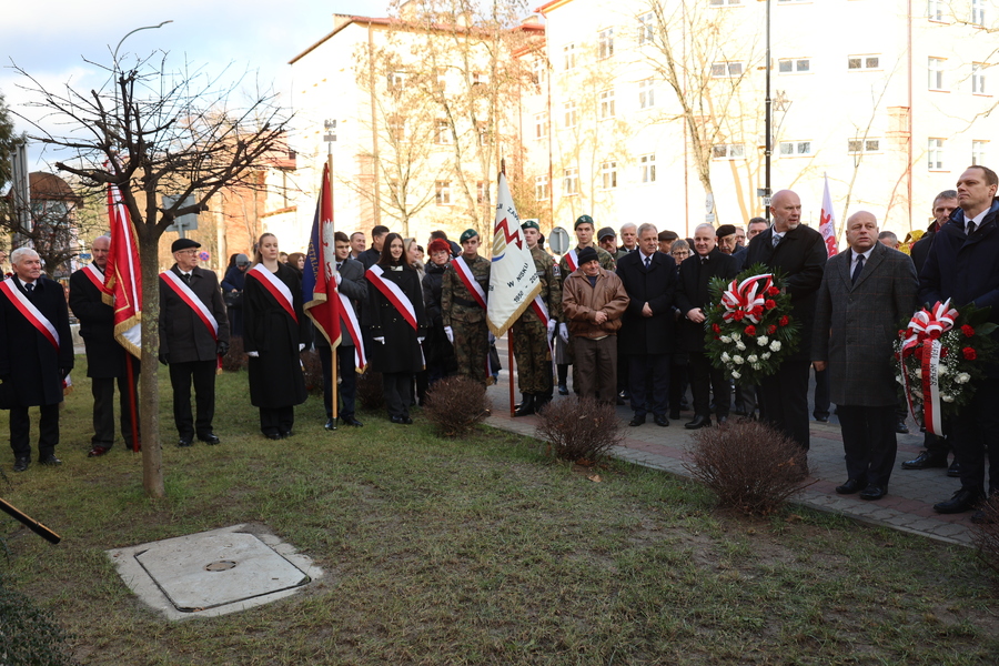 Odsłonięcie tablicy poświęconej działaczkom Solidarności internowanym w Areszcie Śledczym w Nisku – 13 grudnia 2024. Fot. Katarzyna Gajda-Bator (IPN)