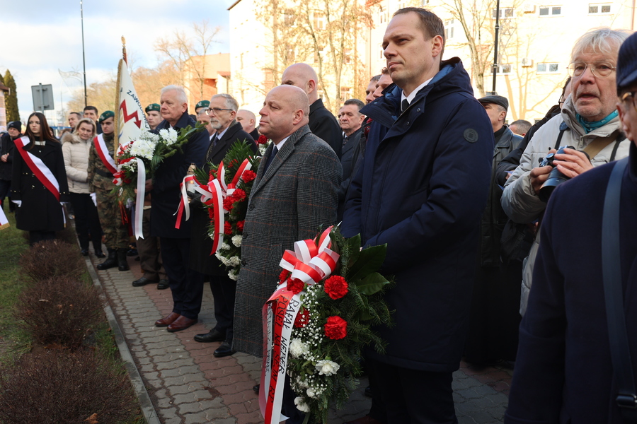 Odsłonięcie tablicy poświęconej działaczkom Solidarności internowanym w Areszcie Śledczym w Nisku – 13 grudnia 2024. Fot. Katarzyna Gajda-Bator (IPN)