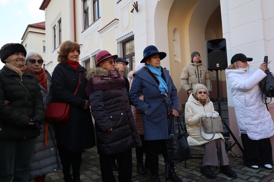 Odsłonięcie tablicy poświęconej działaczkom Solidarności internowanym w Areszcie Śledczym w Nisku – 13 grudnia 2024. Fot. Katarzyna Gajda-Bator (IPN)