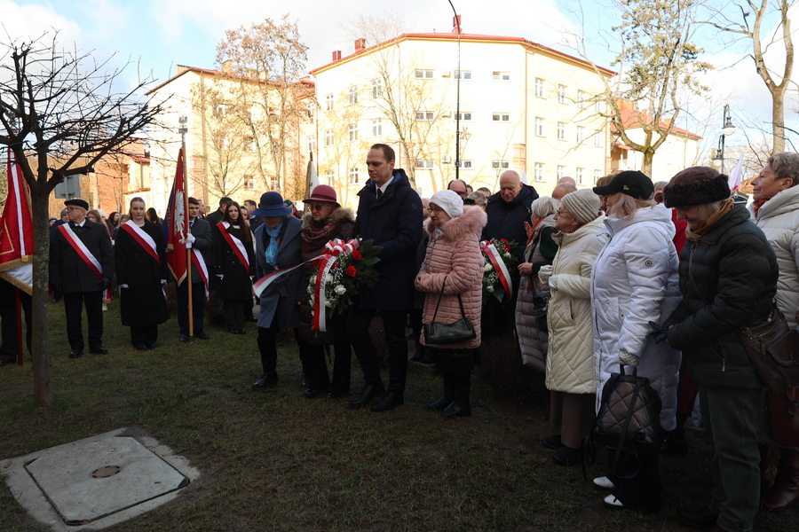Odsłonięcie tablicy poświęconej działaczkom Solidarności internowanym w Areszcie Śledczym w Nisku – 13 grudnia 2024. Fot. Katarzyna Gajda-Bator (IPN)