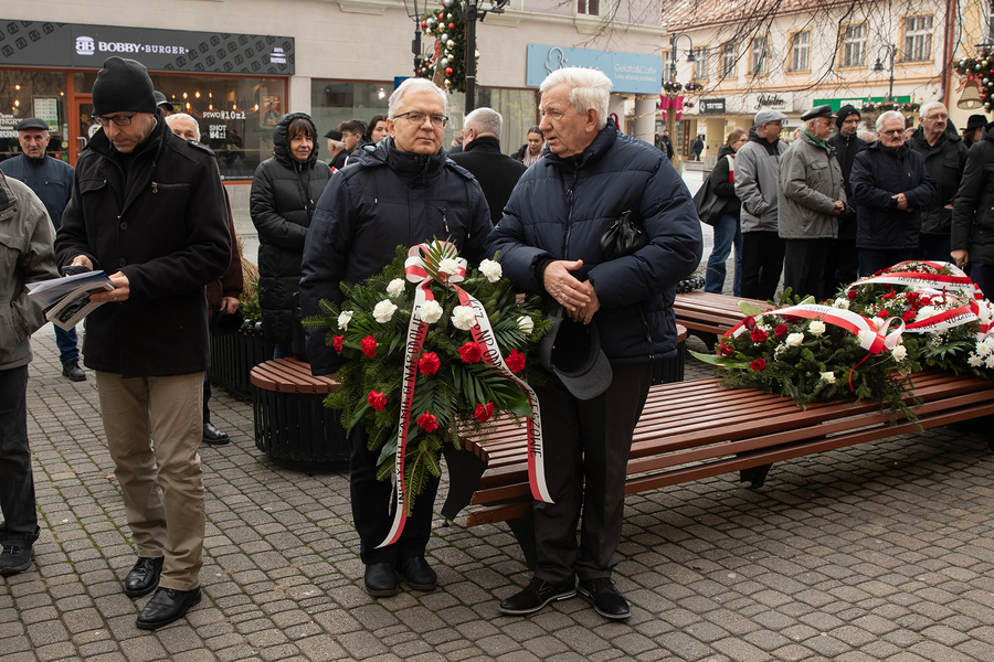 Dariusz Byszuk i Adam Krztoń na obchodach 43. rocznicy wprowadzenia stanu wojennego – Rzeszów, 13 grudnia 2024. Fot. Igor Witowicz (IPN)