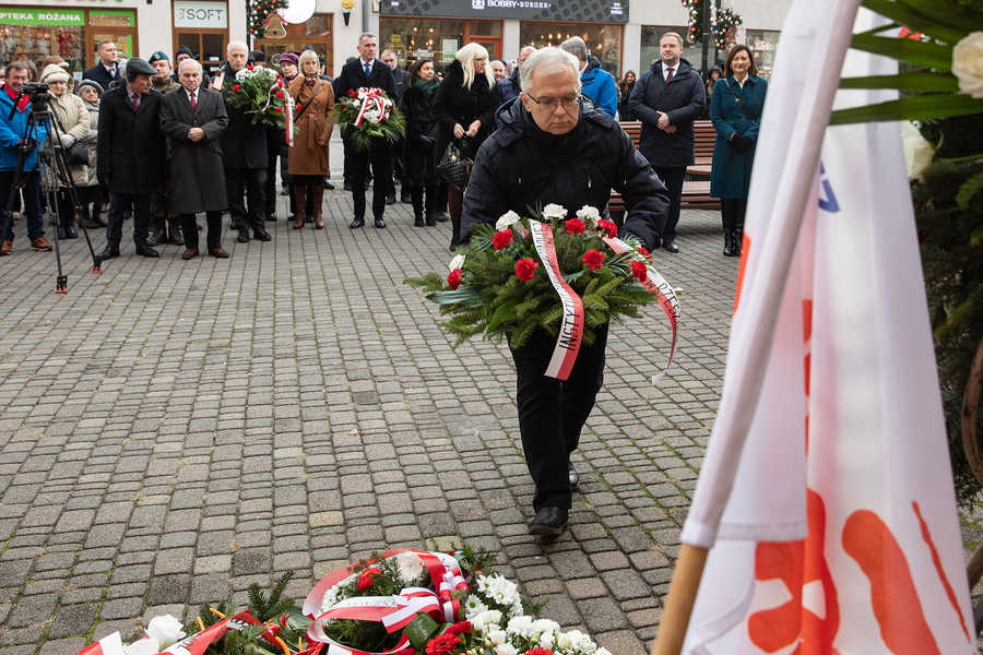 Dariusz Byszuk z IPN Rzeszów na obchodach 43. rocznicy wprowadzenia stanu wojennego – Rzeszów, 13 grudnia 2024. Fot. Igor Witowicz (IPN)