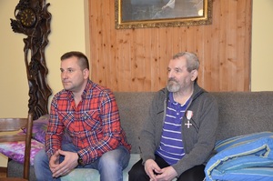 Działacz opozycji antykomunistycznej Tadeusz Jan Bednarczyk odznaczony Krzyżem Wolności i Solidarności wraz z synem. Fot. K. Gajda-Bator.