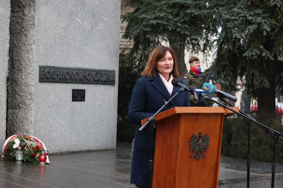 Dr Ewa Leniart, poseł RP na obchodach 83. rocznicy przekształcenia Związku Walki Zbrojnej w Armię Krajową – Rzeszów, 14 lutego 2025. Fot. Katarzyna Gajda-Bator (IPN)