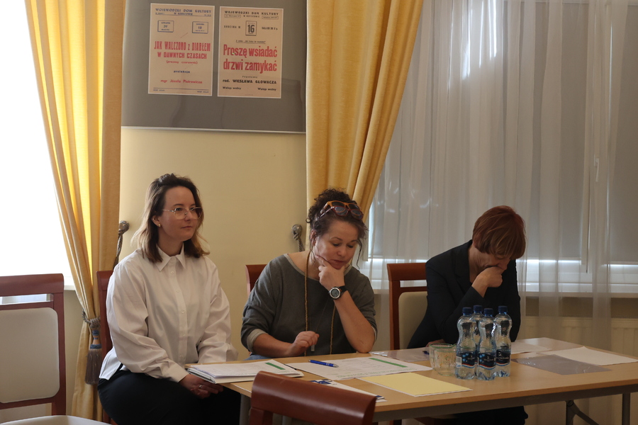 Jury konkursu: Katarzyna Hudzicka-Chochorowska, Danuta Pado i dr hab. prof. UR Elżbieta Rączy – Rzeszów, 12 marca 2025. Fot. Katarzyna Gajda-Bator (IPN)