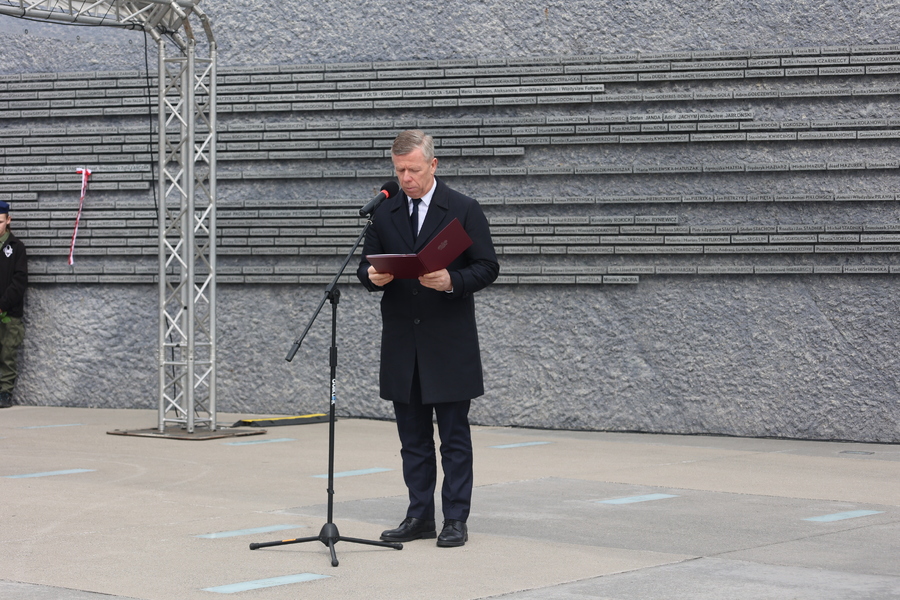 Piotr Ćwik, zastępca Szefa Kancelarii Prezydenta RP na obchodach Narodowego Dnia Pamięci Polaków ratujących Żydów pod okupacją niemiecką – Markowa, 24 marca 2025. Fot. Katarzyna Gajda-Bator (IPN)