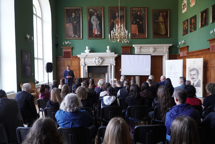 Projekcja filmu dokumentalnego „Droga krzyżowa Janosa Esterhazyego” w reżyserii Artura Janickiego oraz dyskusja – Tarnobrzeg, 28 marca 2025. Fot. Marcin Bukała (IPN)