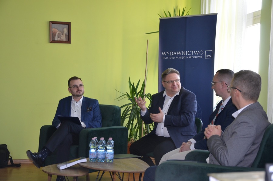 Prezentacja książki „Arystokracja i ziemiaństwo wobec odzyskania niepodległości i budowy zrębów II Rzeczypospolitej (do 1921r.)” – Przemyśl, 3 kwietnia 2025. Fot. Magdalena Czyrek (IPN)