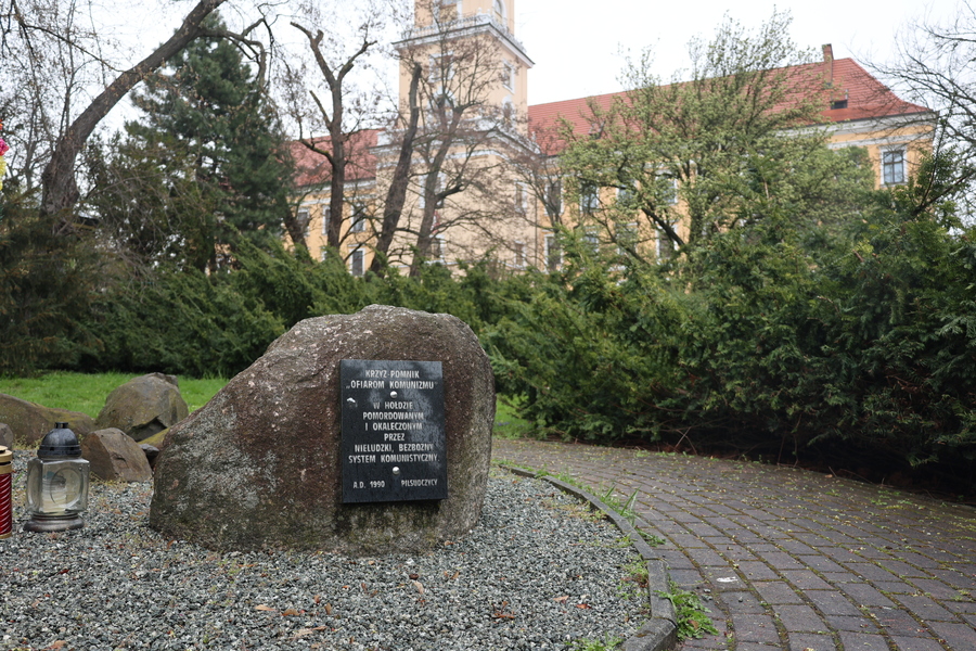 13 kwietnia – Dzień Pamięci Ofiar Zbrodni Katyńskiej, pomnik Ofiar Komunizmu w Rzeszowie. Fot. Katarzyna Gajda-Bator (IPN)