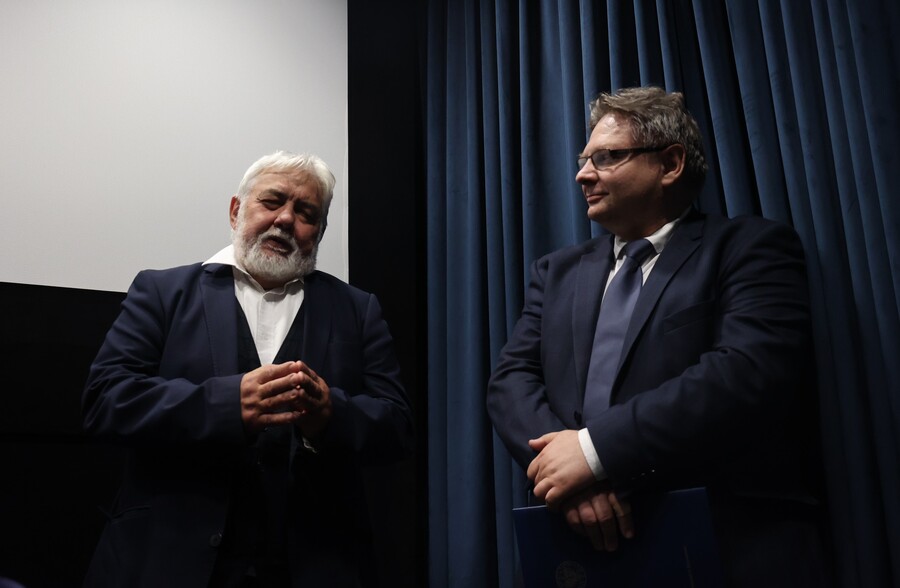 Dr hab. Imre Molnar i dr hab. Mariusz Krzysztofiński na pokazie filmu „Janos Esterhazy. Niewymazalna Historia” – Rzeszów, 14 maja 2025. Fot. Katarzyna Gajda-Bator (IPN)