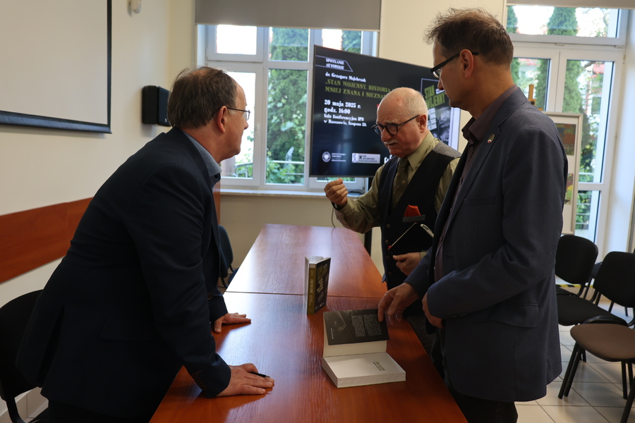 Prezentacja książki dr. Grzegorza Majchrzaka „Stan wojenny. Historia znana, mniej znana i nieznana” – Rzeszów, 20 maja 2025. Fot. Katarzyna Gajda-Bator (IPN)