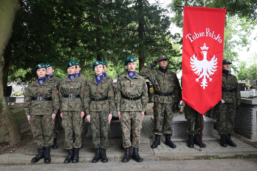 Oznaczenie grobu powstańców śląskich Haliny i Władysława Sołowijów w ramach akcji „Wszyscy jesteśmy ze Śląska!” – Rzeszów, 27 maja 2025. Fot. Katarzyna Gajda-Bator (IPN)