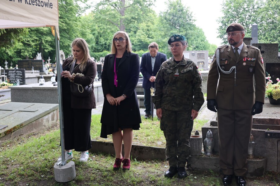 Oznaczenie grobu powstańców śląskich Haliny i Władysława Sołowijów w ramach akcji „Wszyscy jesteśmy ze Śląska!” – Rzeszów, 27 maja 2025. Fot. Katarzyna Gajda-Bator (IPN)