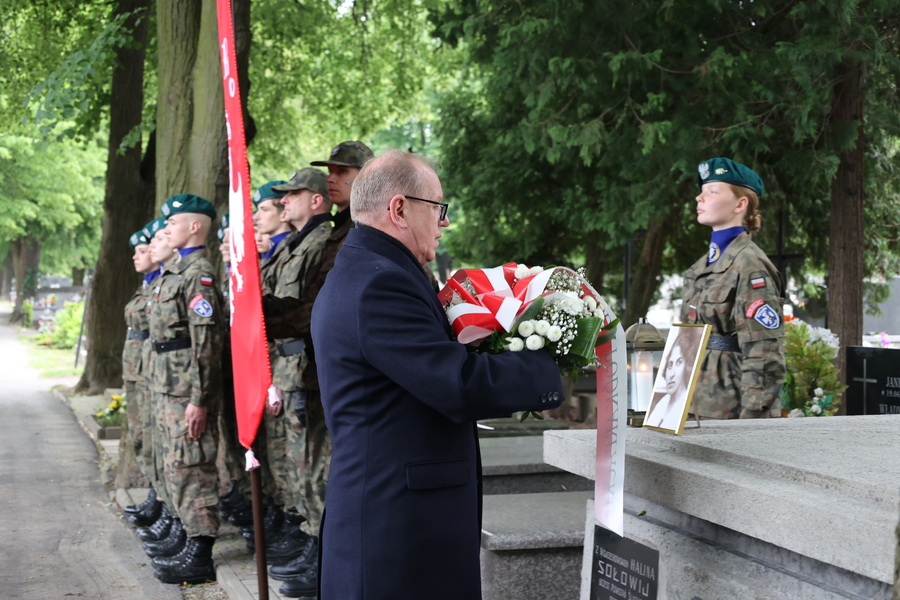 Oznaczenie grobu powstańców śląskich Haliny i Władysława Sołowijów w ramach akcji „Wszyscy jesteśmy ze Śląska!” – Rzeszów, 27 maja 2025. Fot. Katarzyna Gajda-Bator (IPN)