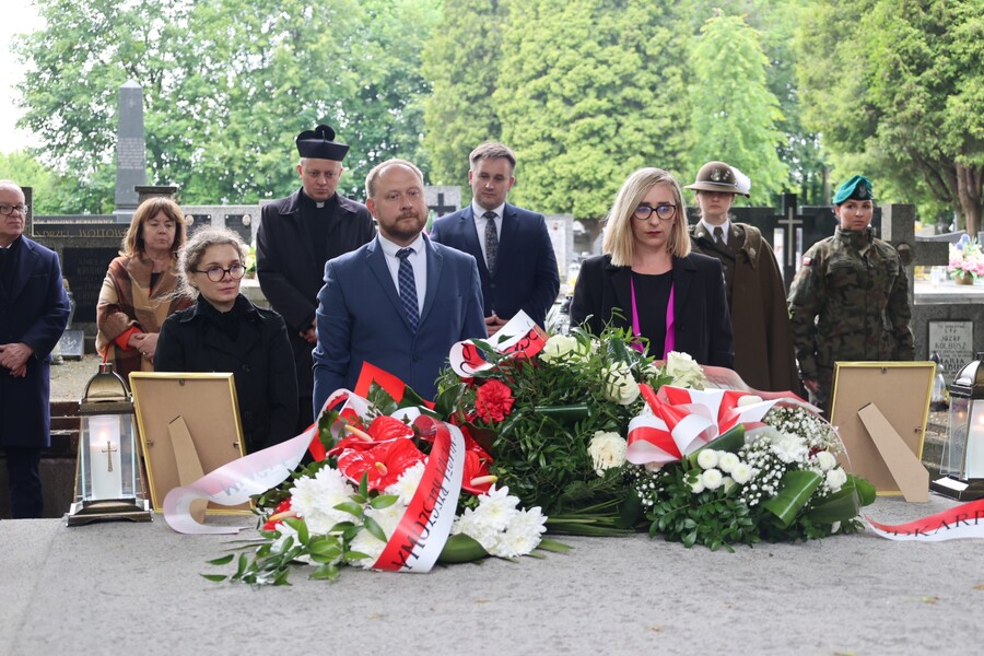 Oznaczenie grobu powstańców śląskich Haliny i Władysława Sołowijów w ramach akcji „Wszyscy jesteśmy ze Śląska!” – Rzeszów, 27 maja 2025. Fot. Katarzyna Gajda-Bator (IPN)