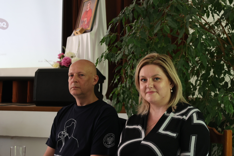 Urszula Gierasimiuk i Paweł Kęska na konferencji naukowej „Życie trzeba godnie przeżyć” – Łańcut, 5 czerwca 2025. Fot. Katarzyna Gajda-Bator (IPN)