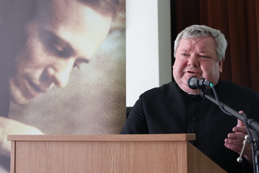 Ks. dr hab. Waldemar Janiga na konferencji naukowej „Życie trzeba godnie przeżyć” – Łańcut, 5 czerwca 2025. Fot. Katarzyna Gajda-Bator (IPN)