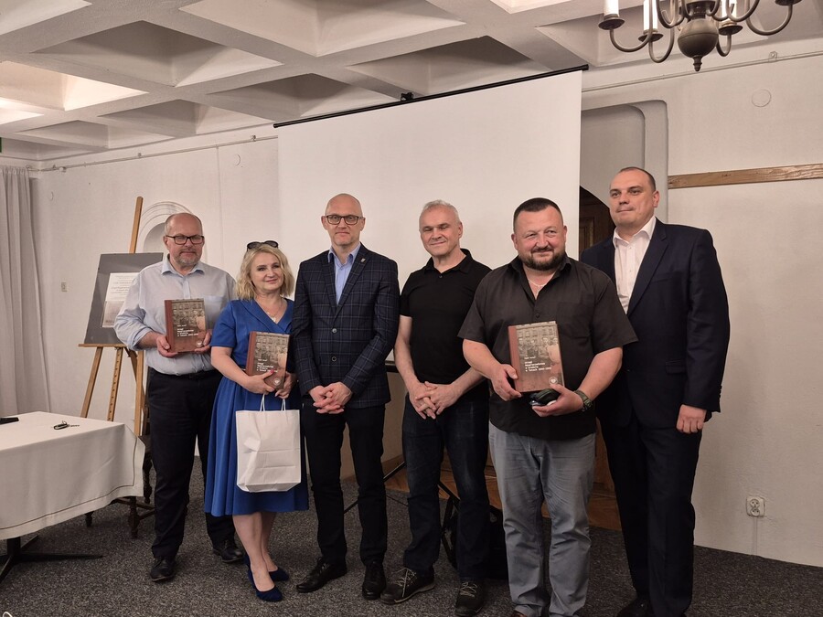 Spotkanie autorskie z dr. Pawłem Fornalem wokół książki „Urząd Bezpieczeństwa w Krośnie w latach 1944–1956” – Dukla, 5 czerwca 2025. Fot. Stanisław Stopyra (IPN)