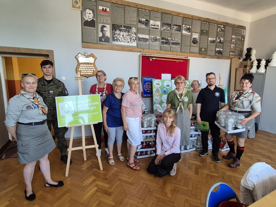 Przekazanie zniczy na realizację akcji „11 lipca zapal Znicz Pamięci”