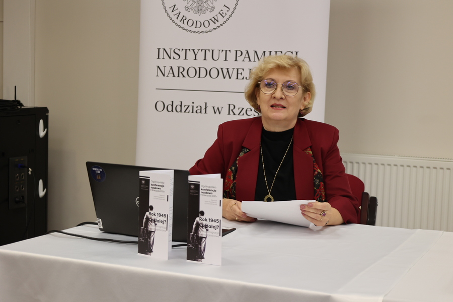 Dr hab. Danuta Jastrzębska-Golonka podczas konferencji naukowej „Rok 1945 – Co dalej? ... – Rzeszów, 18 listopada 2025. Fot. Katarzyna Gajda-Bator (IPN)