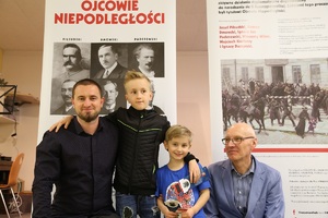 Prezentacja wystawy „Ojcowie Niepodległości“.