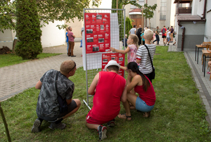 Gra terenowa „Tropem Niepodległej” podczas pikniku parafialnego w Rzeszowie.