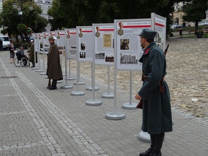 Otwarcie trzech wystaw plenerowych poświęconych 100-leciu odzyskania niepodległości w Przemyślu.