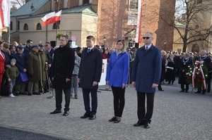 Delegacja IPN na czele z Dariuszem Iwaneczko - dyrektorem oddziału w Rzeszowie składa wieniec pod pomnikiem płk. Leopolda Lisa Kuli w 100. rocznicę Odzyskania przez Polskę Niepodległości.