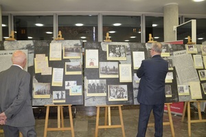 Wystawa „Stan wojenny” prezentowana podczas kongresu w Rzeszowie.
