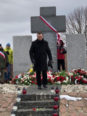 Obchody 75. rocznicy zbrodni w Hucie Pieniackiej na Ukrainie