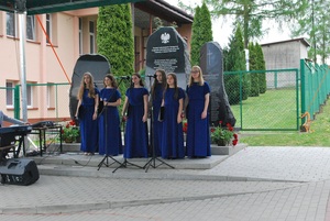 Obchody 75. rocznicy pacyfikacji wsi Dylągowa.