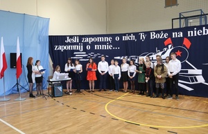 Uroczysta akademia poświęcona pamięci wywiezionych na Sybir z miejscowości  Miękisz Nowym.