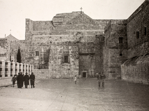 Zdjęcie z opisem na odwrocie: Bazylika Narodzenia w Betlejem. Betlejem, 20 XII 1942 r.