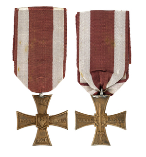 Awers i rewers Krzyża Walecznych – jedno z dwóch odznaczeń, które za męstwo wojenne otrzymał Wojciech Sabat w 1919 i 1920 r.