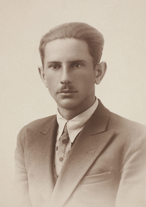 Władysław Jaksan, zdjęcie wykonane 31 sierpnia 1935 r. w Krakowie, w profesjonalnym zakładzie fotograficznym.