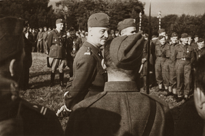 Ognisko żołnierskie w nieznanej miejscowości w Iraku z udziałem gen. W. Sikorskiego, podczas jego inspekcji Armii Polskiej na Wschodzie w czerwcu 1943 r. Na pierwszym planie gen. W. Sikorski przy ognisku.